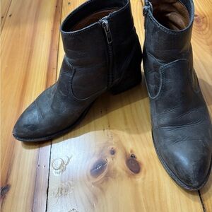 Frye Dark Gray Leather Ankle Boots 7